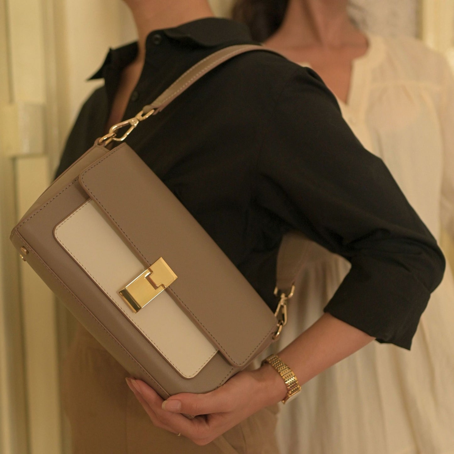 Nine To Nine Baguette Taupe